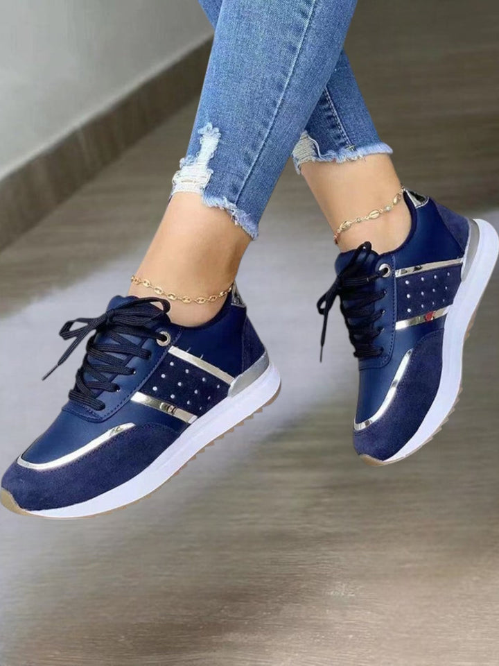 Avi Luxe Low-Cut Sneakers