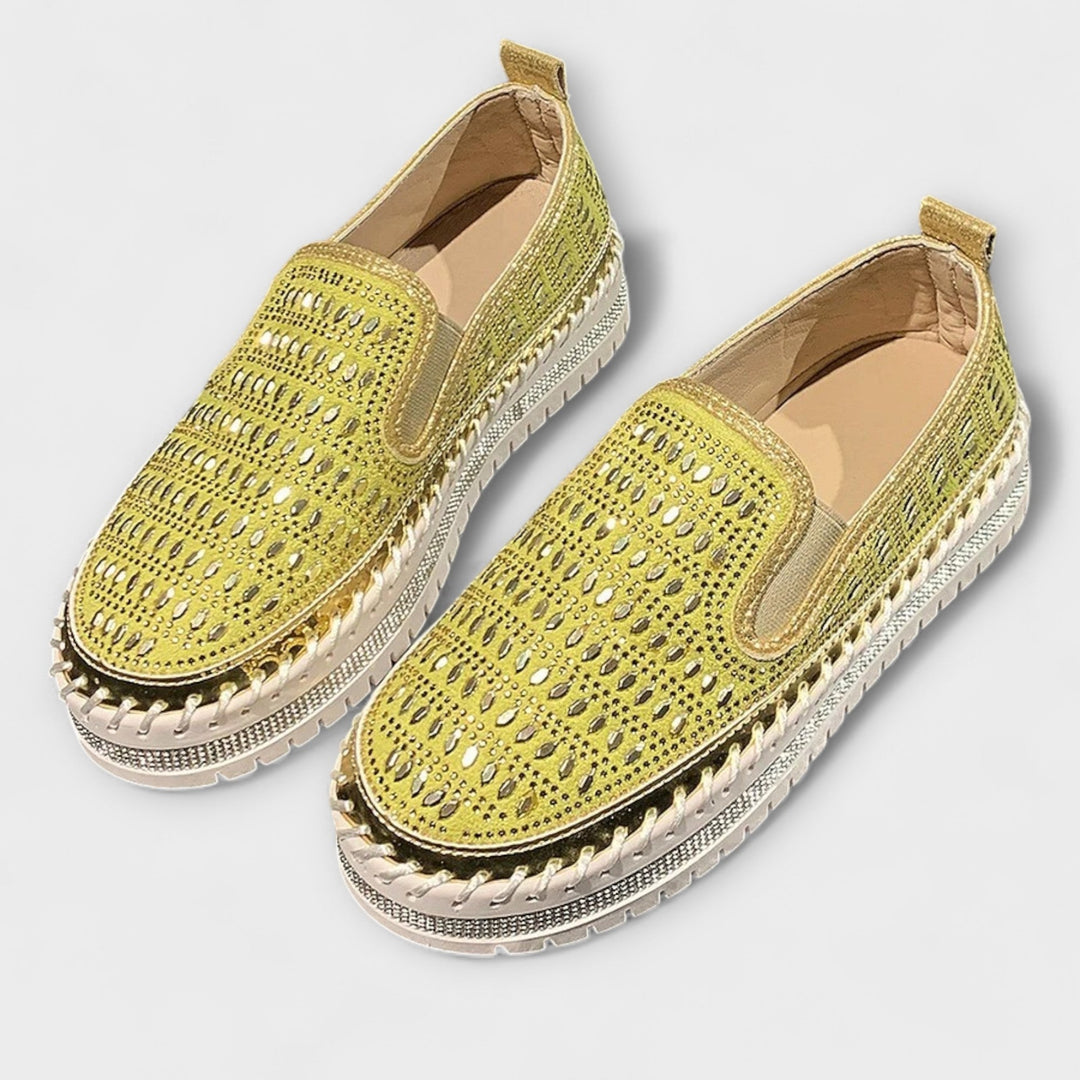 Kenna – Round toe embellished with rhinestones