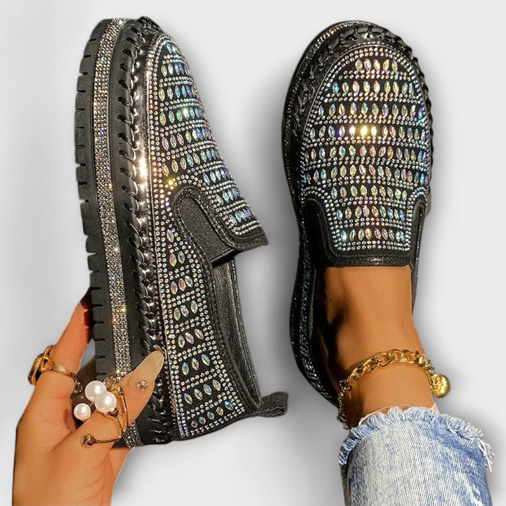 Kenna – Round toe embellished with rhinestones